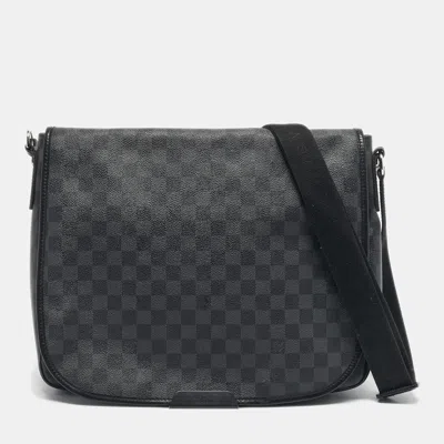 Pre-owned Louis Vuitton Damier Graphite Canvas Daniel Gm Messenger Bag In Gray