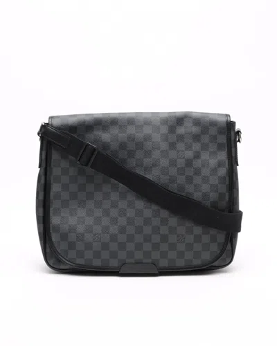Pre-owned Louis Vuitton Damier Graphite Daniel Gm Bag In Gray
