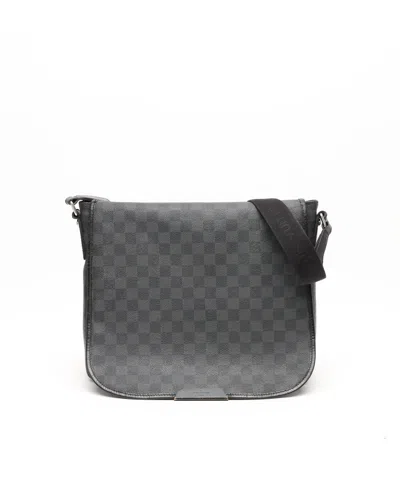 Pre-owned Louis Vuitton Damier Graphite Daniel Mm Shoulder Bag In Black