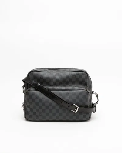 Pre-owned Louis Vuitton Damier Graphite Leoh Messenger Bag In Black