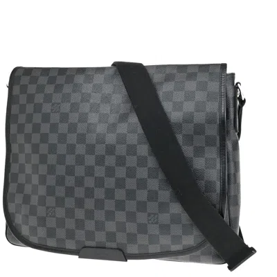 Pre-owned Louis Vuitton Daniel Mm Canvas Shoulder Bag () In Black