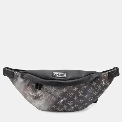 Pre-owned Louis Vuitton Discovery Bumbag Noir Monogram / Galaxy In Black