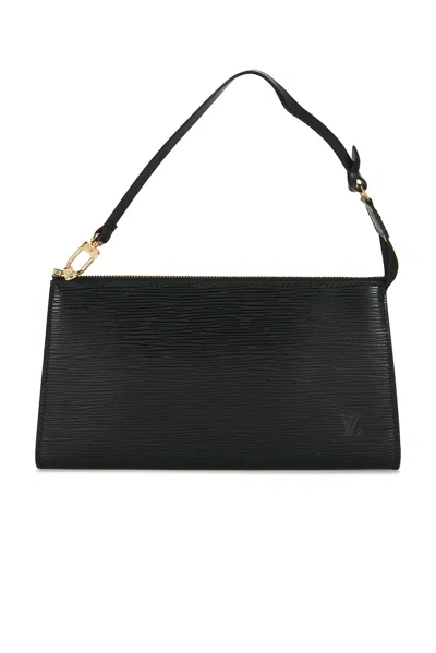 Pre-owned Louis Vuitton Epi Pochette Accessoires 24 Shoulder Bag In Black