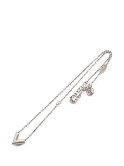 Pre-owned Louis Vuitton Essential V Necklace In Silver