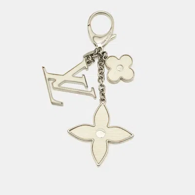 Pre-owned Louis Vuitton Fleur De Epi Resin Silver Tone Bag Charm