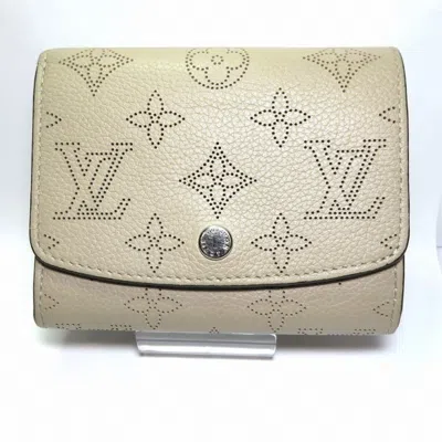 Pre-owned Louis Vuitton Galle Ivory Mahina Leather Leather Middle Wallet (bi-fold) () In Galle, Ivory