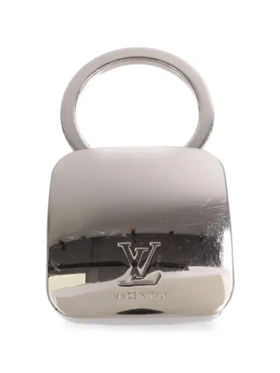 Pre-owned Louis Vuitton Gaston V Twist Key Ring In Silver