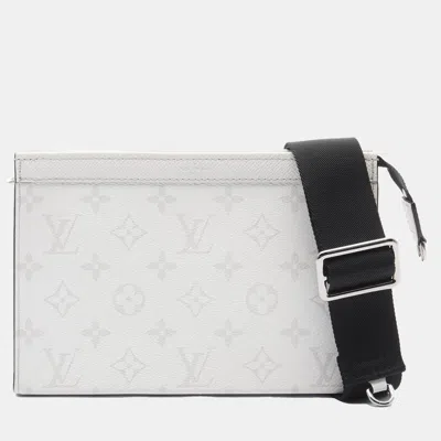 Pre-owned Louis Vuitton Gaston Wearable Wallet Shoulder Bag Taigarama White
