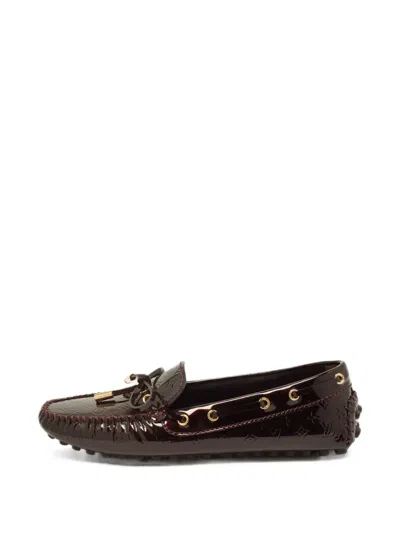 Pre-owned Louis Vuitton Gloria Monogram Vernis Loafers In Red