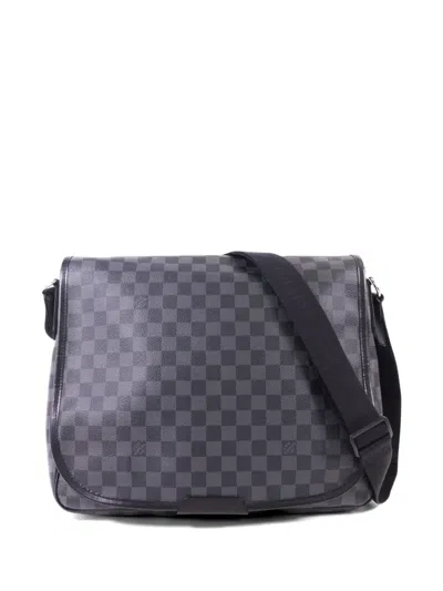 Pre-owned Louis Vuitton Gm Damier Graphite Daniel Shoulder Bag In Black