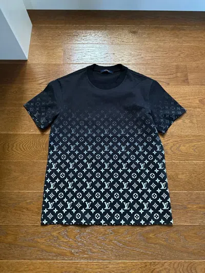 Pre-owned Louis Vuitton Gradient Monogram T Shirt In Black