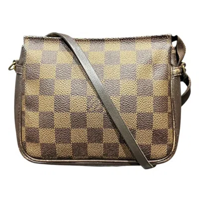 Pre-owned Louis Vuitton Handbag Pouch () In Brown