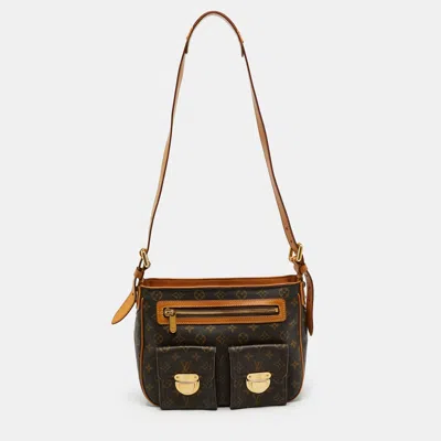 Pre-owned Louis Vuitton Hudson Gm Monogram Canvas Bag In Brown