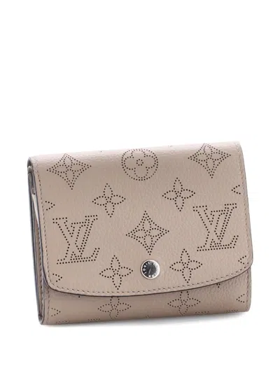 Pre-owned Louis Vuitton Iris Wallet Nm Mahina Leather Compact Small Wallets In Neutral