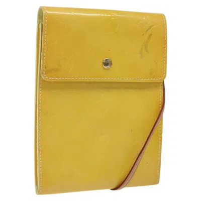 Pre-owned Louis Vuitton Kenmare Yellow Patent Leather Clutch Bag ()