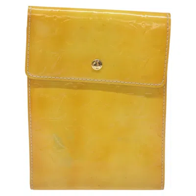 Pre-owned Louis Vuitton Kenmare Yellow Patent Leather Clutch Bag ()