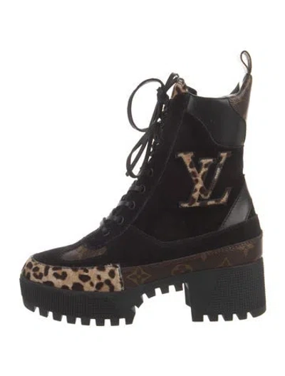 Pre-owned Louis Vuitton Laureate Lv Monogram Combat Boots In Black