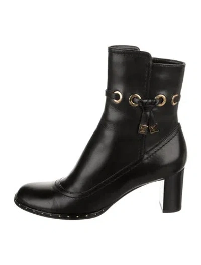 Pre-owned Louis Vuitton Leather Bow Accents Boots In Black