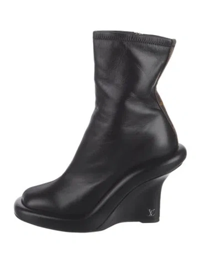 Pre-owned Louis Vuitton Leather Graphic Print Boots In Black