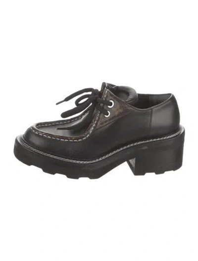 Pre-owned Louis Vuitton Leather Oxfords In Black