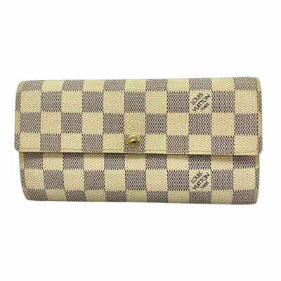 Pre-owned Louis Vuitton Long Wallet (bi-fold) () In White