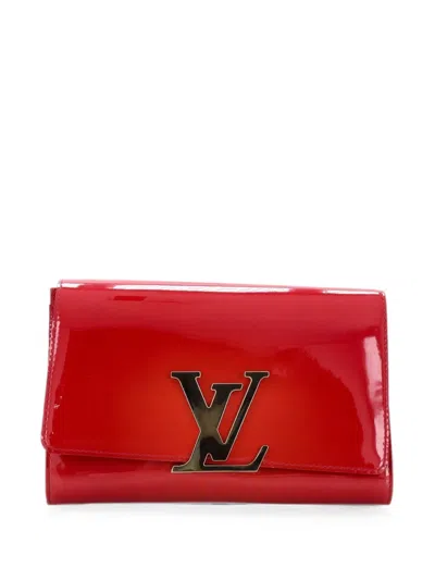 Pre-owned Louis Vuitton Louise Patent Mm Clutch Bag In Red