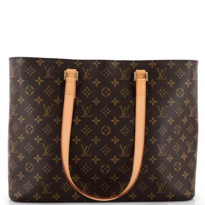 Pre-owned Louis Vuitton Luco Handbag Monogram Canvas In Brown