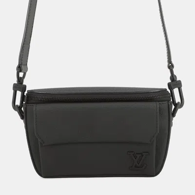 Pre-owned Louis Vuitton Lv Aerogram Pilot Wearable Wallet Noir Leather Lv Aerogram In Black