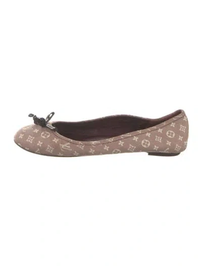 Pre-owned Louis Vuitton Lv Monogram Canvas Ballet Flats In Burgundy