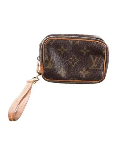 Pre-owned Louis Vuitton Lv Monogram Coated Canvas Wristlet In Brown