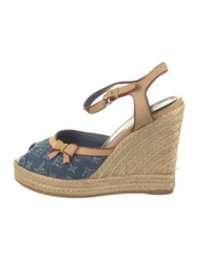 Pre-owned Louis Vuitton Lv Monogram Denim Pumps In Blue