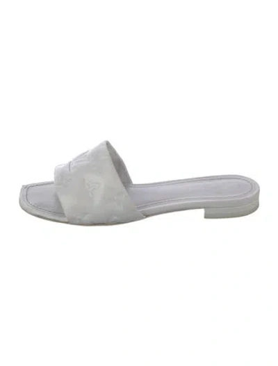 Pre-owned Louis Vuitton Lv Monogram Embossed Leather Slides In White