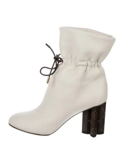 Pre-owned Louis Vuitton Lv Monogram Leather Lace-up Boots In Neutral
