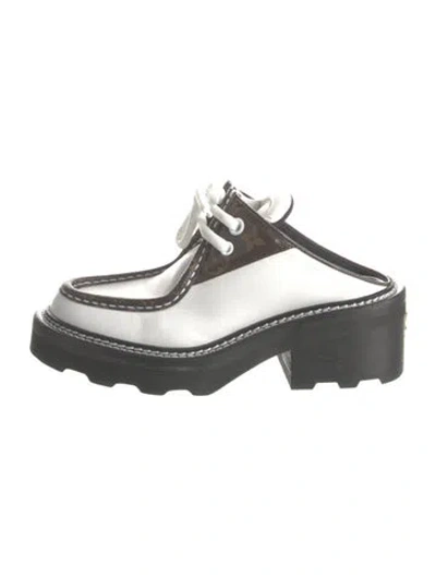 Pre-owned Louis Vuitton Lv Monogram Leather Mules In White