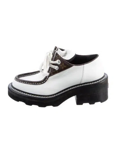 Pre-owned Louis Vuitton Lv Monogram Leather Oxfords In White
