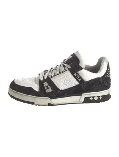 Pre-owned Louis Vuitton Lv Monogram Leather Sneakers In Black