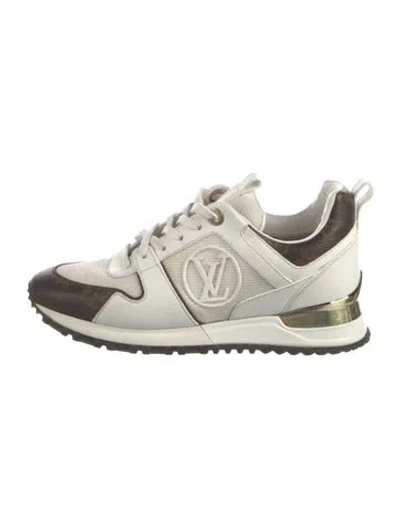 Pre-owned Louis Vuitton Lv Monogram Leather Sneakers In White