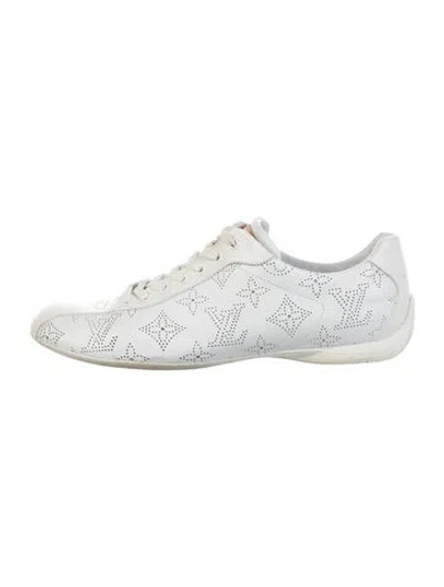 Pre-owned Louis Vuitton Lv Monogram Leather Sneakers In White