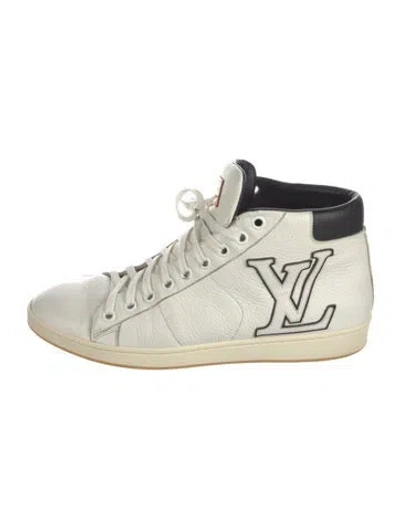 Pre-owned Louis Vuitton Lv Monogram Leather Sneakers In White