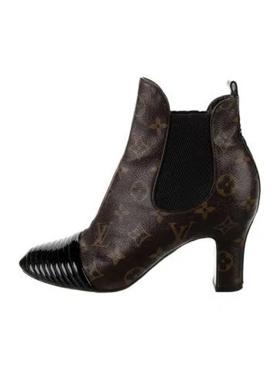 Pre-owned Louis Vuitton Lv Monogram Leather Trim Embellishment Chelsea Boots In Brown