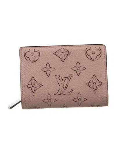 Pre-owned Louis Vuitton Lv Monogram Mahina Leather Cléa Wallet In Pink