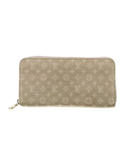 Pre-owned Louis Vuitton Lv Monogram Monogram Denim Zippy Wallet In Neutral