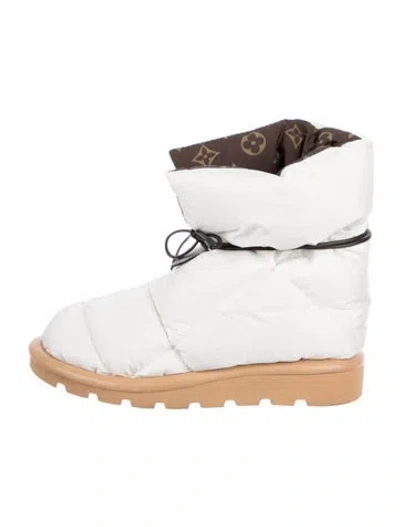 Pre-owned Louis Vuitton Lv Monogram Nylon Snow Boots In White
