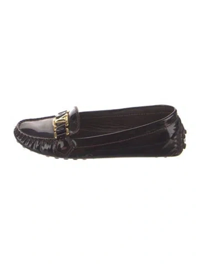 Pre-owned Louis Vuitton Lv Monogram Patent Leather Loafers In Burgundy