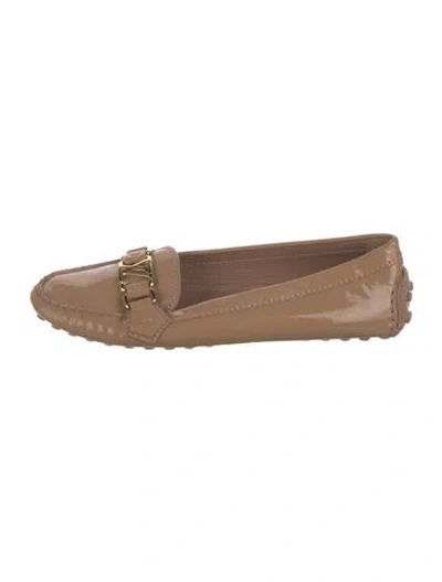 Pre-owned Louis Vuitton Lv Monogram Patent Leather Loafers In Neutral