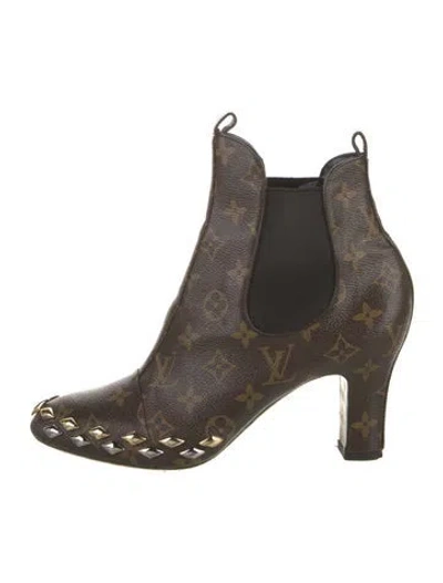 Pre-owned Louis Vuitton Lv Monogram Studded Accents Chelsea Boots In Brown