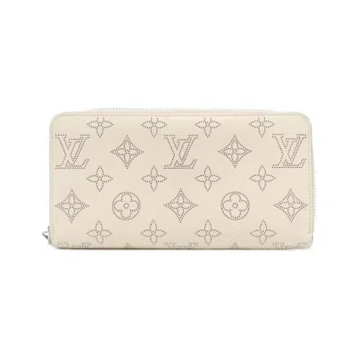 Pre-owned Louis Vuitton Lv Off White Mahina Leather Long Wallet (bi-fold) ()