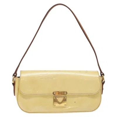 Pre-owned Louis Vuitton Malibu Street Beige Patent Leather Shoulder Bag () In Sand