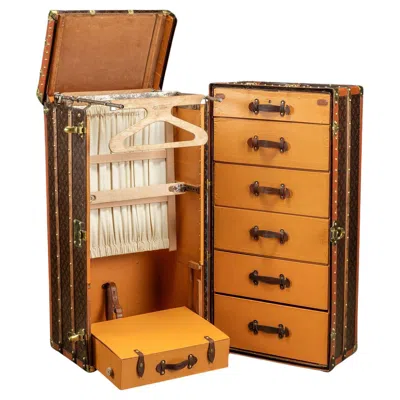 Pre-owned Louis Vuitton Malle Armoire Paris Ca. 1935. In Brown