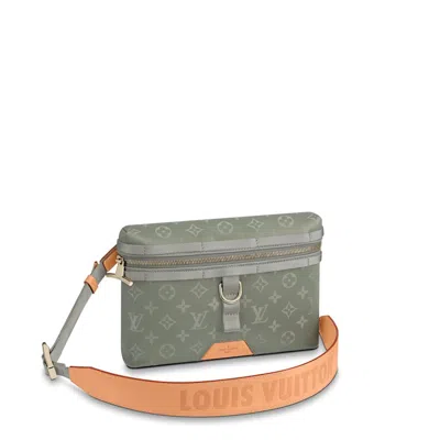 Pre-owned Louis Vuitton Men's  Messenger Monogram Pm In Titanium